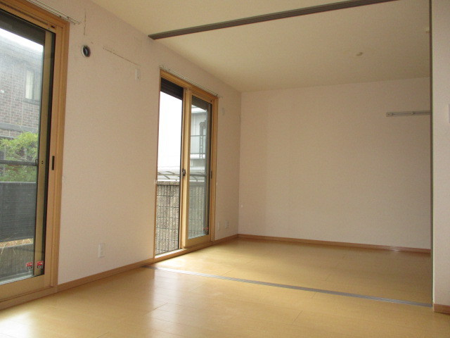 メゾンドフルーレＡの居間・リビング