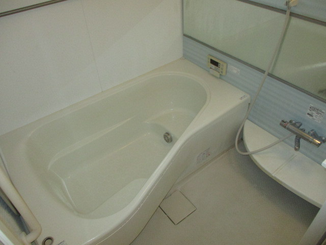 メゾンドフルーレＡの浴室