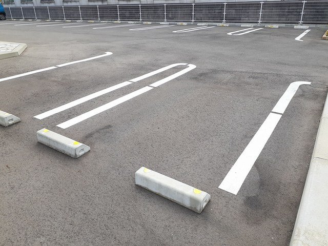 アダージョの駐車場|カースペースがあります