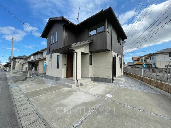 前橋市天川町中古一戸建ての前面道路含む現地写真