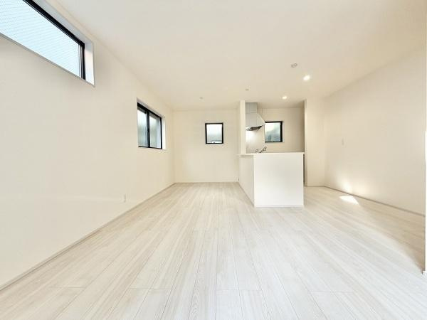 【居間・リビング】 | 垂水区千鳥が丘2丁目　2号棟　新築戸建