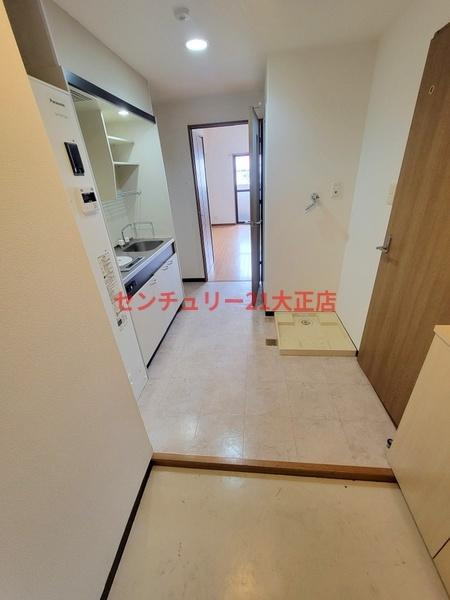 大阪市港区築港４丁目の賃貸マンションの玄関