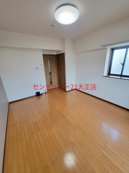 大阪市港区築港４丁目の賃貸マンションの洋室