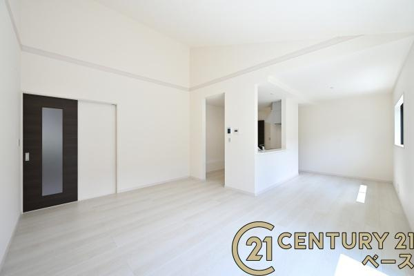 リーブルガーデン高 １号棟 ／新築一戸建の内観：施工例|■家族とのコミュニケーションがとりやすい人気のカウンターキッチン！■
