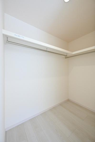 リーブルガーデン高 １号棟 ／新築一戸建の内観：施工例|■三面鏡タイプのミラーキャビネット！収納スペースも豊富です！■