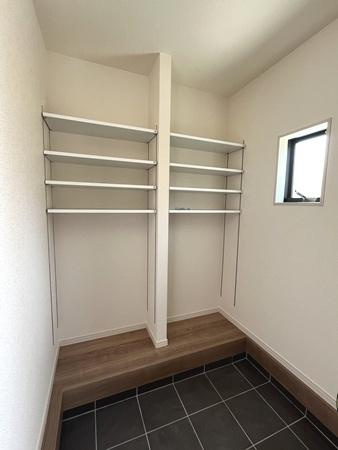 リーブルガーデン高 ２号棟 ／新築一戸建の内観：施工例|■ＴＶモニター付きインターホンで防犯対策もバッチリ！来客も一目でわかり安心です！■