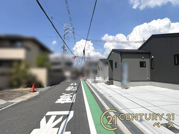 リーブルガーデン高 ２号棟 ／新築一戸建の前面道路含む現地写真|■現地撮影写真■広々とした前面道路で駐車も楽々！