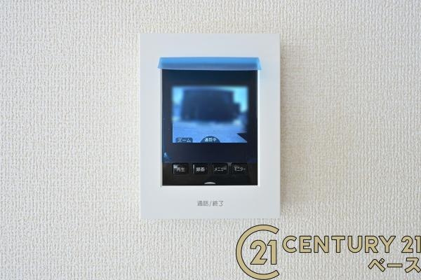 リーブルガーデン西坊城 １号棟 ／新築一戸建の内観：施工例|■ＴＶモニター付きインターホンで防犯対策もバッチリ！来客も一目でわかり安心です！■