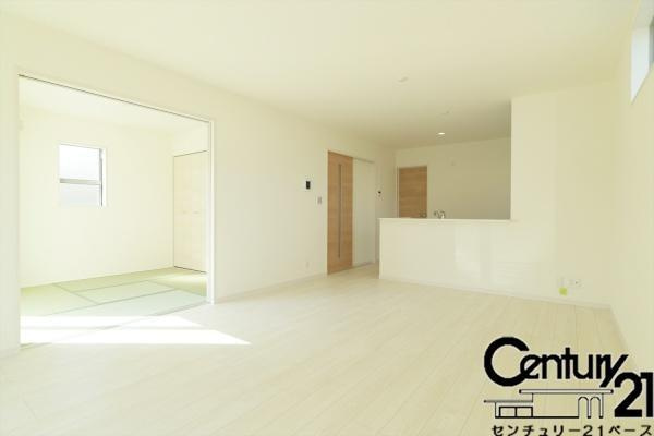 リーブルガーデン西坊城 ３号棟 ／新築一戸建の内観：施工例|■ペアガラス使用で結露の心配もありません！■