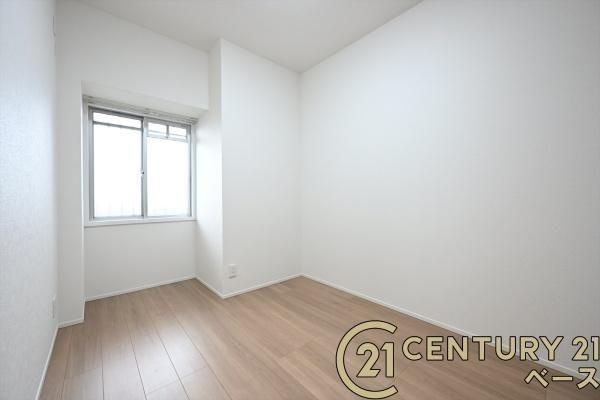 ローレルコート桜井南の洋室