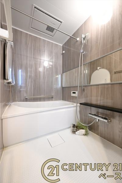 ローレルコート桜井南の浴室