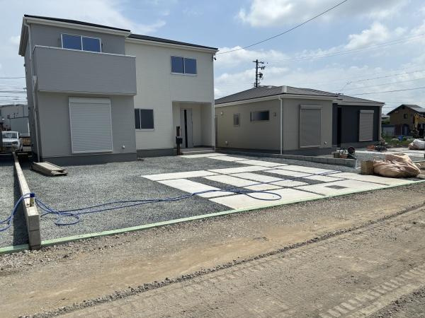 豊川伊奈町正庵第1期　全4棟・2号棟の駐車場|３台以上駐車できます！
