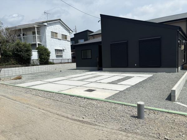 豊川伊奈町正庵第1期　全4棟・4号棟の駐車場|３台以上駐車できます！