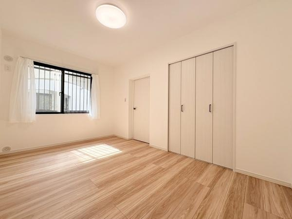 ルネ上星川２号棟の寝室|寝室6.7帖！ベッドを置いても充分なスペースがあります。