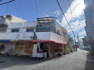 【外観】 | ■住道駅まで徒歩8分の好立地♪
毎日の通勤・通学にも便利な生活のしやすい立地です♪

■店舗付き住宅です♪
「住む・商う」を叶える物件♪　多彩な近い方が可能ですね♪