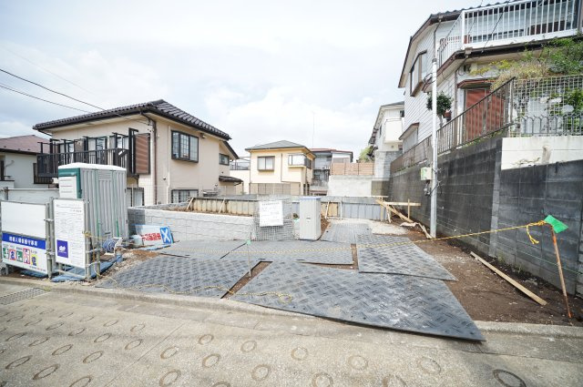 【穏やかな中白根の街並みに佇む】南向きの明るさと前面4.5m道路の開放感、ゆとりある4LDK｜仲介手数料無料