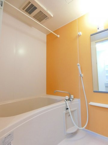 サファイアＡの浴室