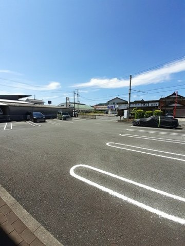 コモド・タウン・Ｍ－Ａの駐車場