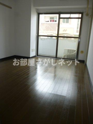 アドニス島田【おとり物件なし】#学生・社会人にオススメ！初期費用分割払いOK！の居間・リビング