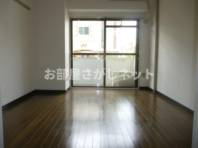 アドニス島田【おとり物件なし】#学生・社会人にオススメ！初期費用分割払いOK！の居間・リビング