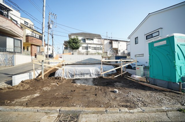 【和田町駅徒歩10分】利便性と落ち着きが共存する住まい|仲介手数料無料の外観|角地ならではの開放感が際立つ現地。前面に建物が迫らず、陽当たり・通風ともに良好。これから建築される住まいのポテンシャルをしっかり感じられる立地です。