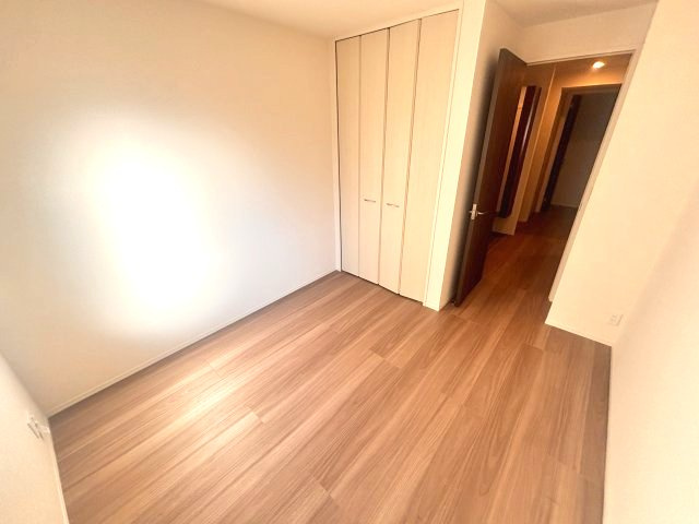 ラポール岡本の洋室
