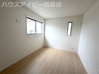 【洋室】 | 笠松町上柳川町新築建売限定1邸！敷地ゆったり69坪！お車スペース3台以上可能！17帖のリビング！ | 笠松町上柳川町新築建売限定1邸！敷地ゆったり69坪！お車スペース3台以上可能！17帖のリビング！