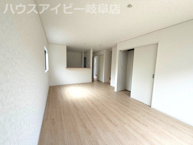 【居間・リビング】の画像