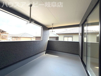 【バルコニー】 | 笠松町門間新築建売限定1邸！リビングゆったり18.2帖！お車並列4台可能！広々インナーバルコニー！ | 笠松町門間新築建売限定1邸！リビングゆったり18.2帖！お車並列4台可能！広々インナーバルコニー！
