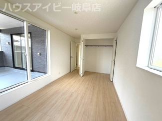 【洋室】 | 笠松町門間新築建売限定1邸！リビングゆったり18.2帖！お車並列4台可能！広々インナーバルコニー！ | 笠松町門間新築建売限定1邸！リビングゆったり18.2帖！お車並列4台可能！広々インナーバルコニー！