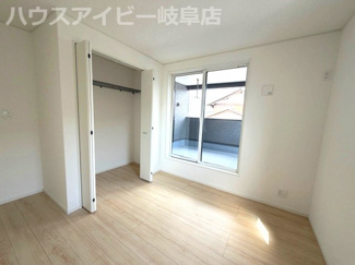 【洋室】 | 笠松町門間新築建売限定1邸！リビングゆったり18.2帖！お車並列4台可能！広々インナーバルコニー！ | 笠松町門間新築建売限定1邸！リビングゆったり18.2帖！お車並列4台可能！広々インナーバルコニー！