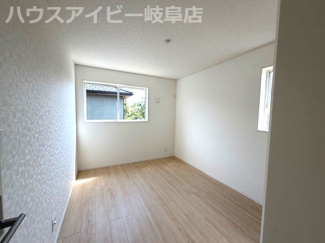 【洋室】 | 笠松町門間新築建売限定1邸！リビングゆったり18.2帖！お車並列4台可能！広々インナーバルコニー！ | 笠松町門間新築建売限定1邸！リビングゆったり18.2帖！お車並列4台可能！広々インナーバルコニー！