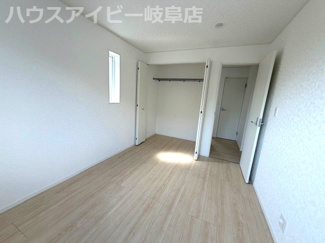 【洋室】 | 笠松町門間新築建売限定1邸！リビングゆったり18.2帖！お車並列4台可能！広々インナーバルコニー！ | 笠松町門間新築建売限定1邸！リビングゆったり18.2帖！お車並列4台可能！広々インナーバルコニー！