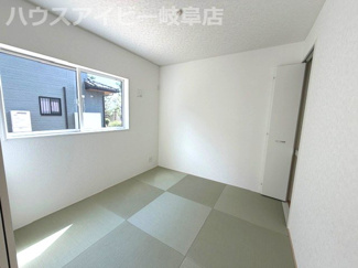 【和室】 | 笠松町門間新築建売限定1邸！リビングゆったり18.2帖！お車並列4台可能！広々インナーバルコニー！ | 笠松町門間新築建売限定1邸！リビングゆったり18.2帖！お車並列4台可能！広々インナーバルコニー！
