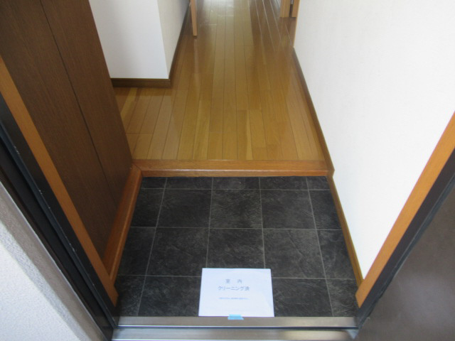 ピュア・プルーンの玄関