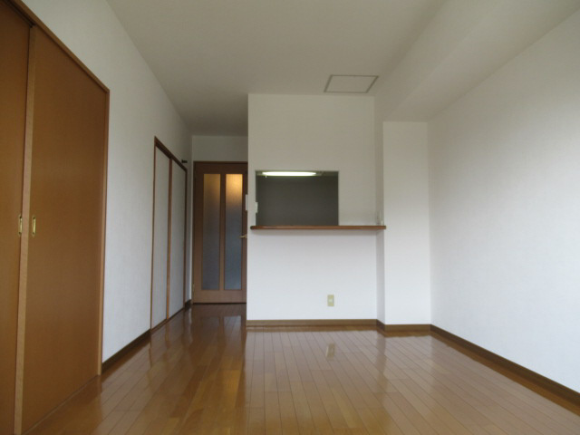 ピュア・プルーンの居間・リビング