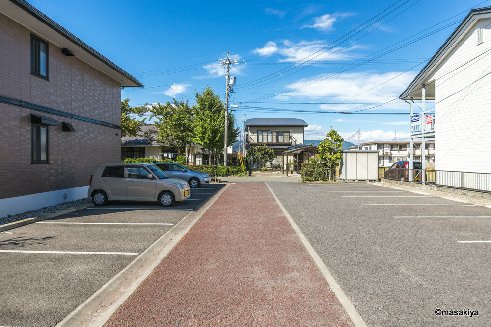 アドバンス21の駐車場|駐車場