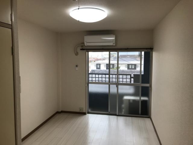 リバティハイツみずのの居間・リビング|洋室