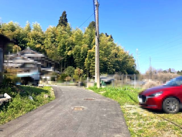 高島市新旭町安井川150坪売地の前面道路含む現地写真