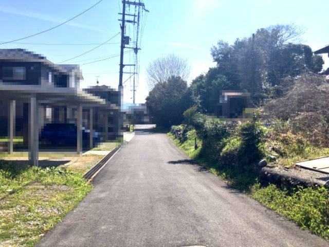 高島市新旭町安井川150坪売地の前面道路含む現地写真