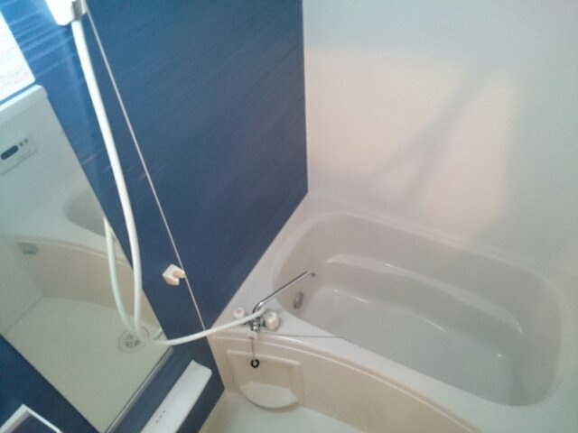 メゾンドールＡの浴室|ゆったり過ごせるお風呂です