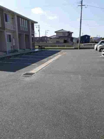 メゾンドールＡの駐車場|駐車スペースもあります