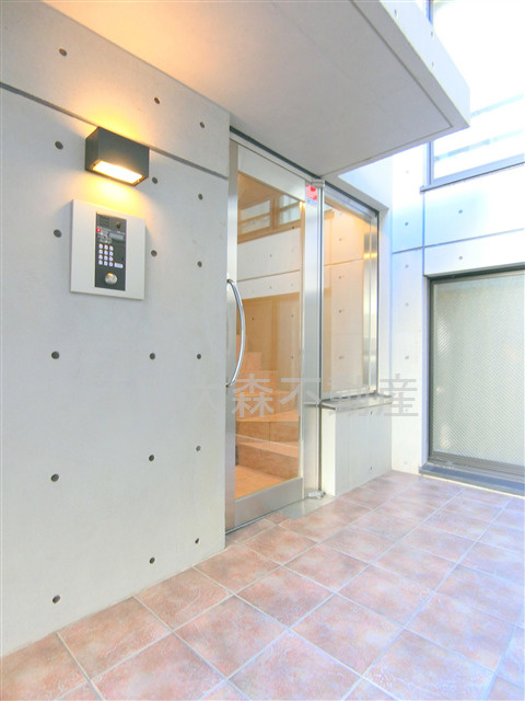 ルクレ大森のエントランス|TVモニター付オートロック宅配BOXメールBOX　エントランス