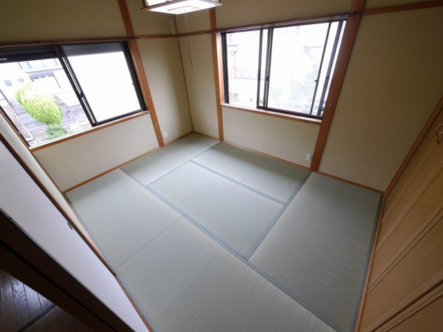 ハイツ森本の和室