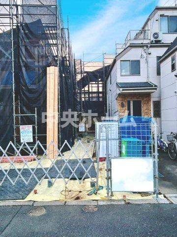 足立区中川2丁目新築分譲住宅の駐車場|カースペース