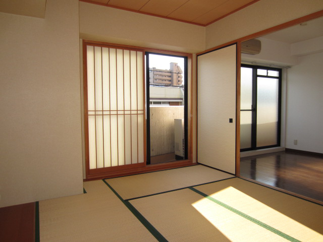 【居間・リビング】