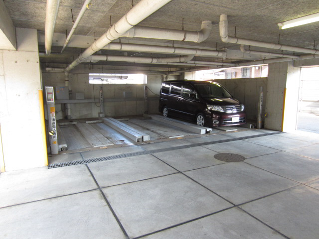 【駐車場】
