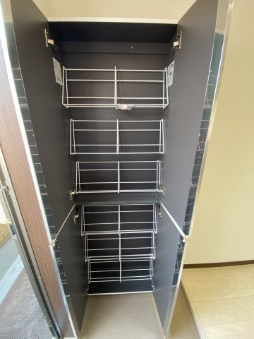 プランドール三ッ沢の玄関