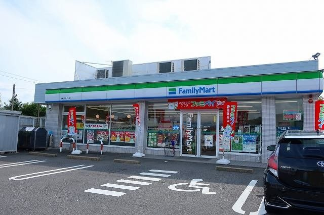 ベル　ソレイユ　Аの周辺|ファミリーマートまで500m