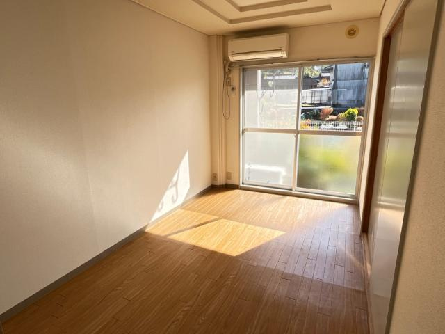 元町ハウスやかたの内装|洋室